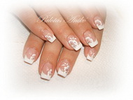 francia köröm minták